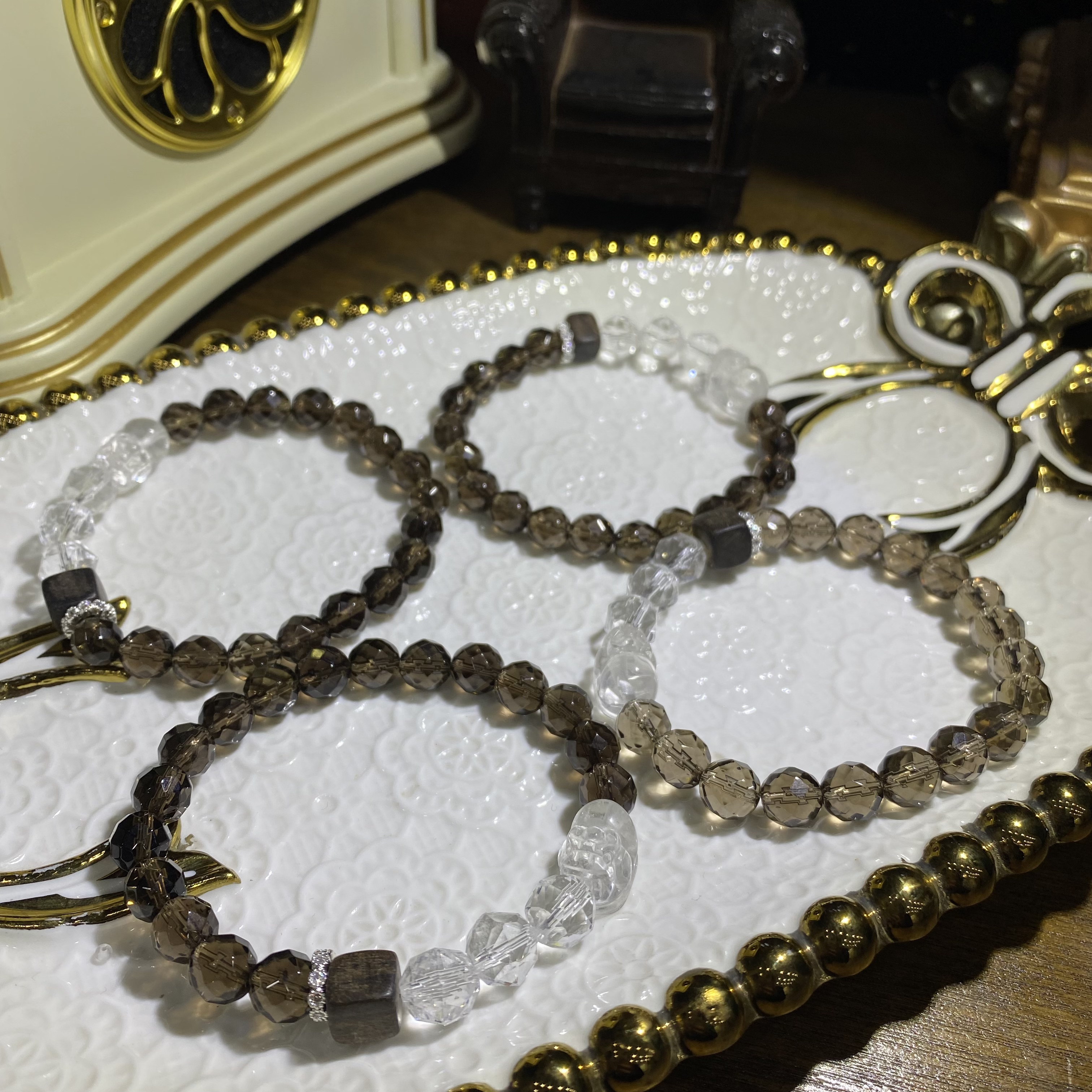 V799-天然茶水晶搭配白水晶手串单圈设计款-多样性发其一