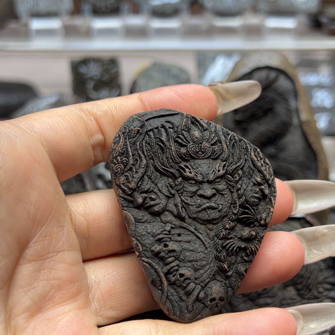 深***天小石头哈哈哈哈哈哈哈