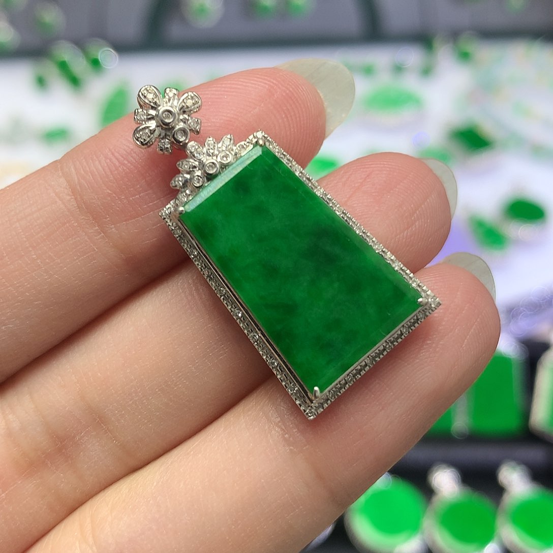 吊坠(不含链)18K金镶嵌翡翠