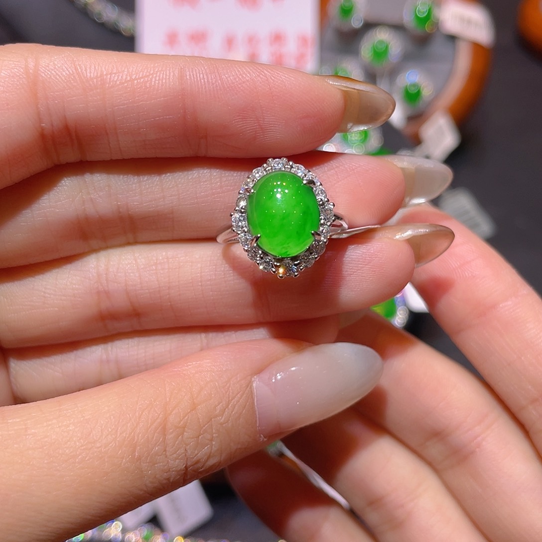 吊坠(赠链)未镶嵌翡翠