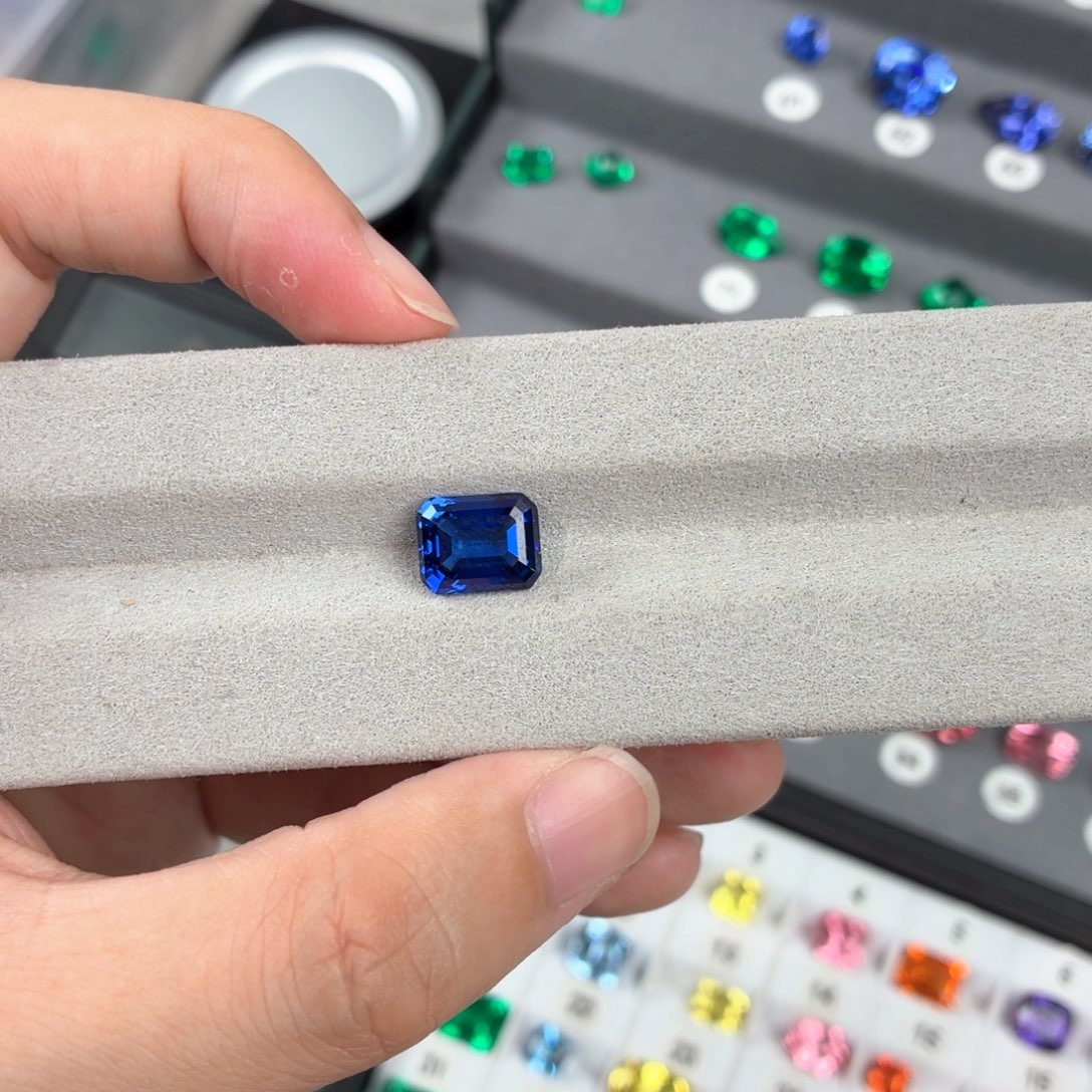 权***裸石合成（培育）蓝宝石5.15ct