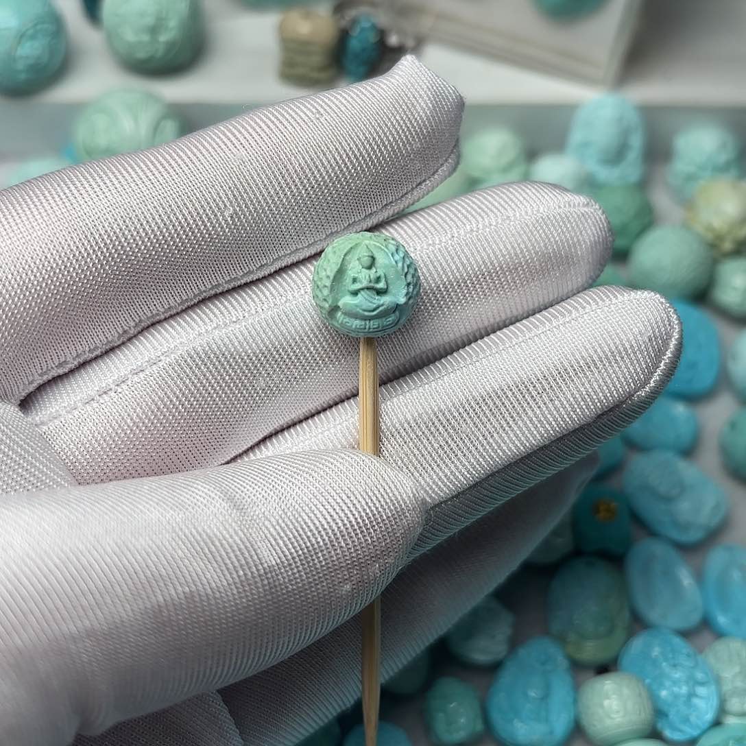 绿松石雕刻件未镶嵌