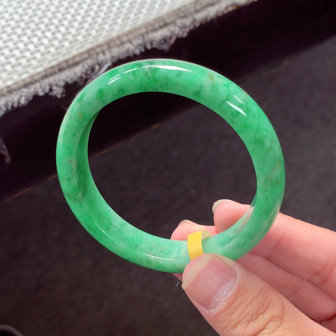 翡翠手镯未镶嵌兰**果缅甸