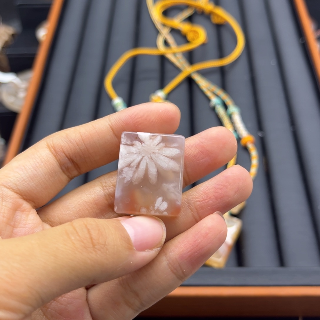 :***懒玛瑙/玉髓未镶嵌颈饰