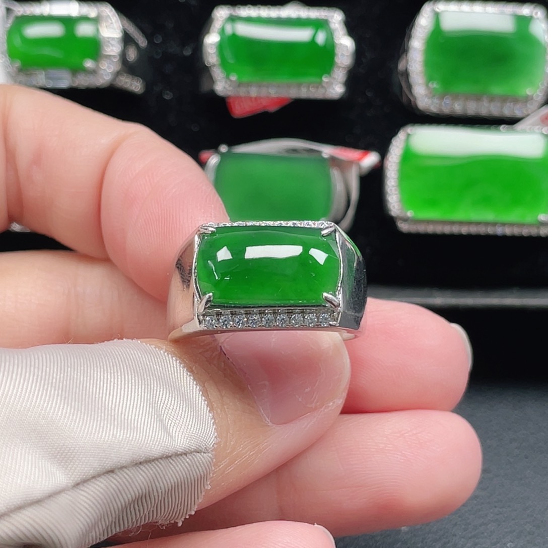 翡翠银S925镶嵌戒指天然A货翡翠没运费险3680