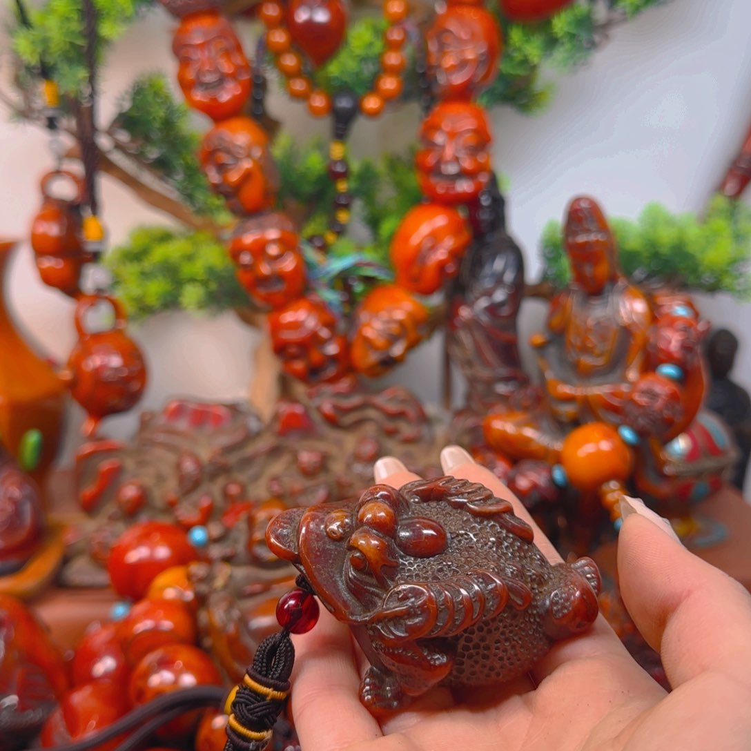 琥珀裸石未镶嵌手把