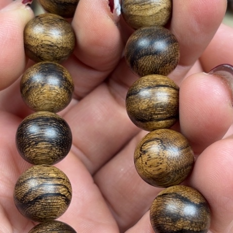 沉香手串舍***?白棋虎纹瘤疤