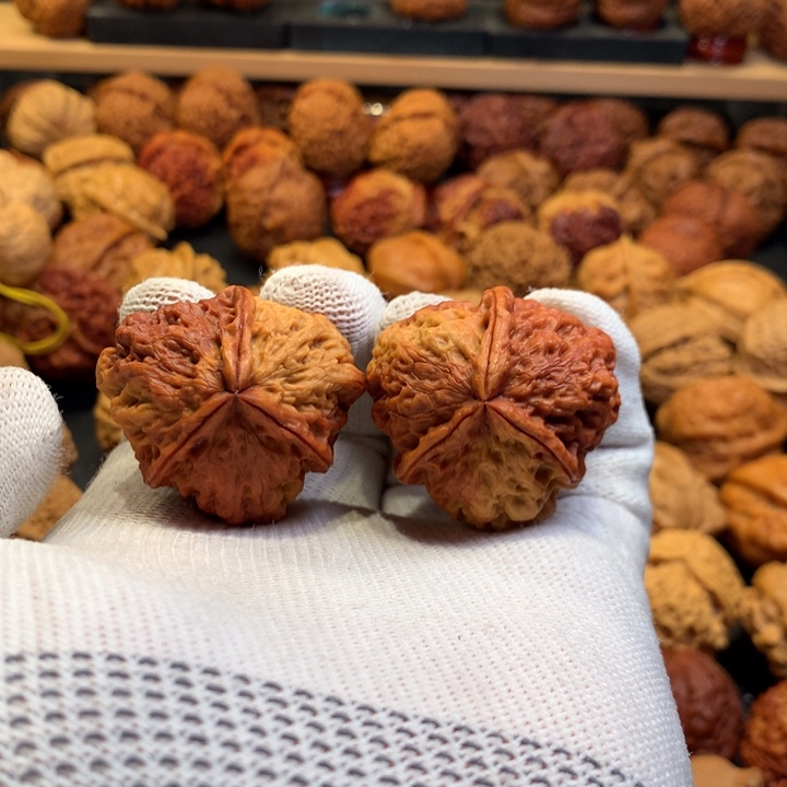 文玩核桃吊坠25……….