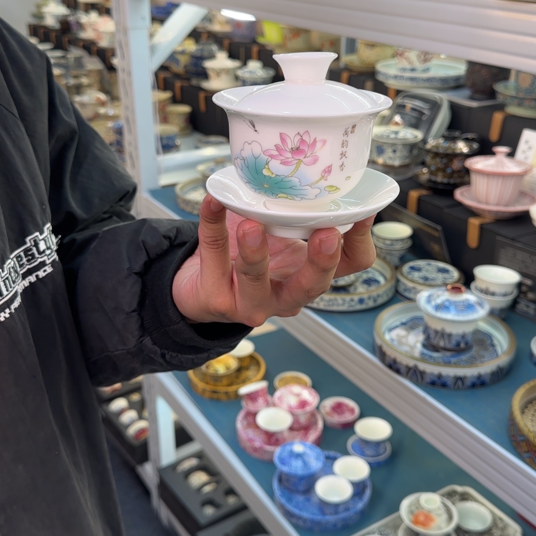 盖碗很好看很精致