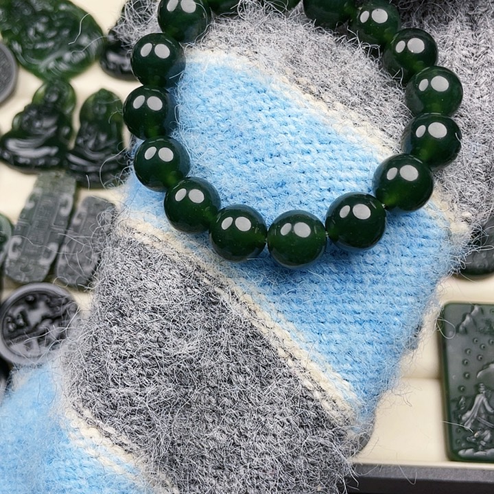 梦***1蛇纹石玉未镶嵌挂件