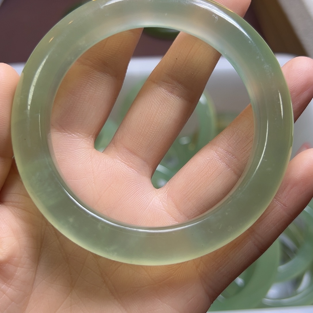 下***-蛇纹石玉未镶嵌颈饰