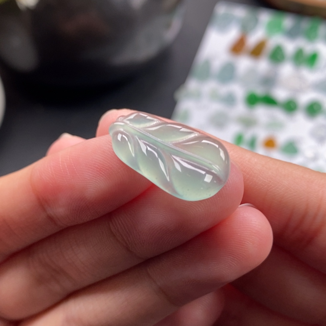 翡翠裸石冰胶晴底芭蕉叶