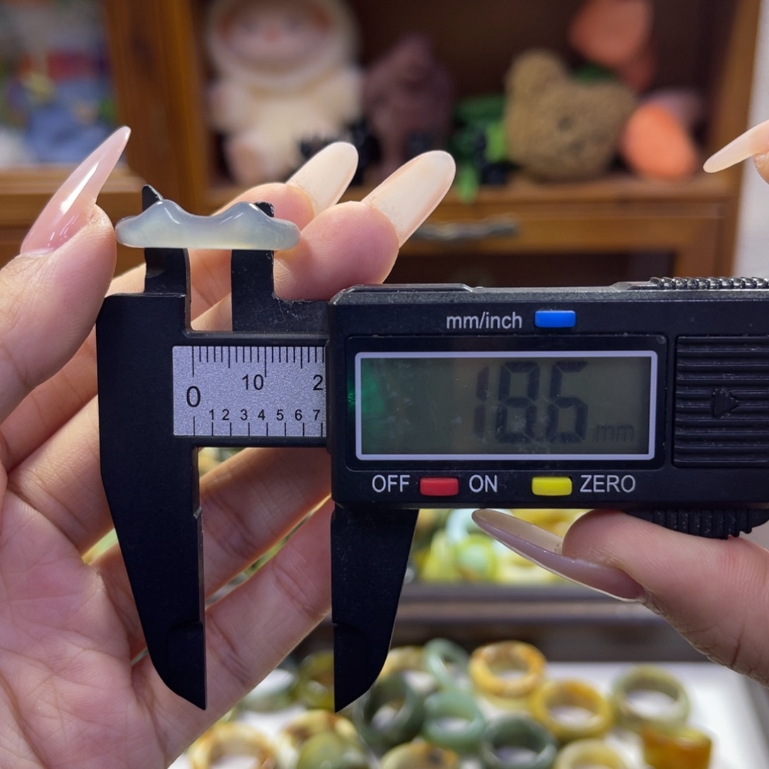 蛇纹石玉未镶嵌手镯104