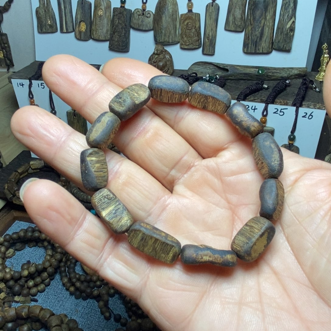 沉香沉香碎屑随形