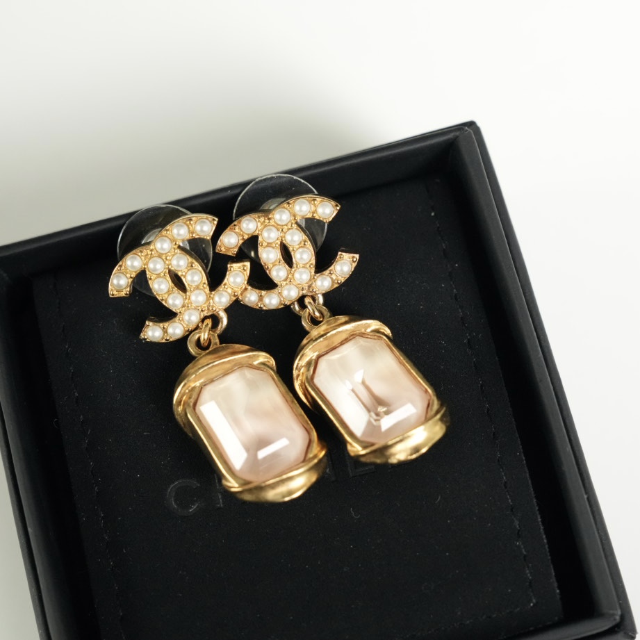 95新 Chanel/香奈儿 Chanel粉冰糖吊坠字母首饰饰品珍珠双C耳钉