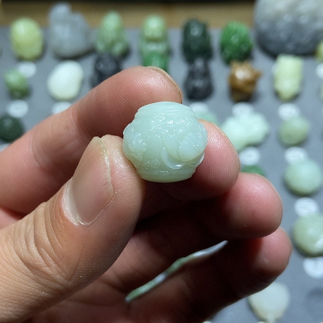 和田玉颈饰未镶嵌定制