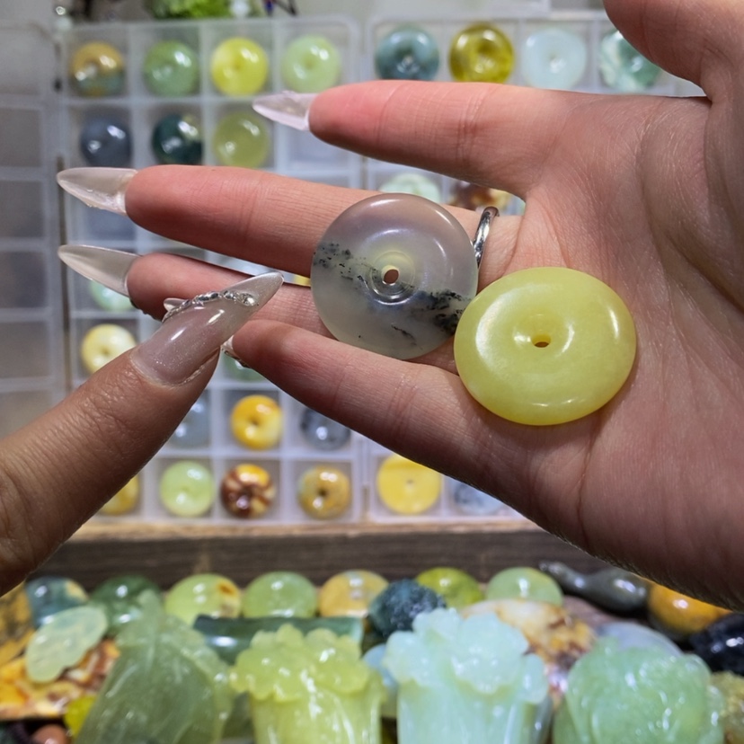 【闪购商品】蛇纹石玉颈饰未镶嵌49