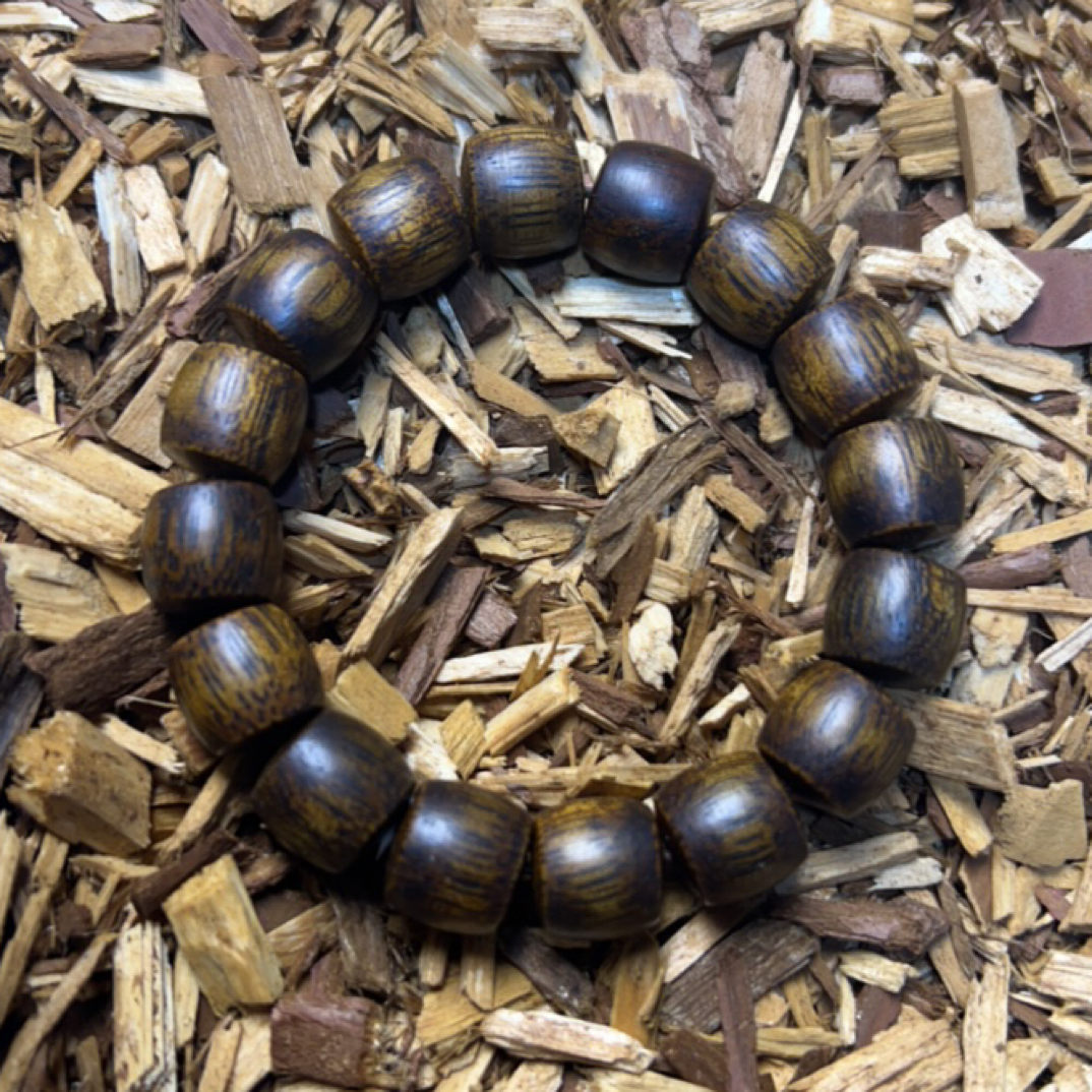 4 福来精选文玩沉香木作手串13mm