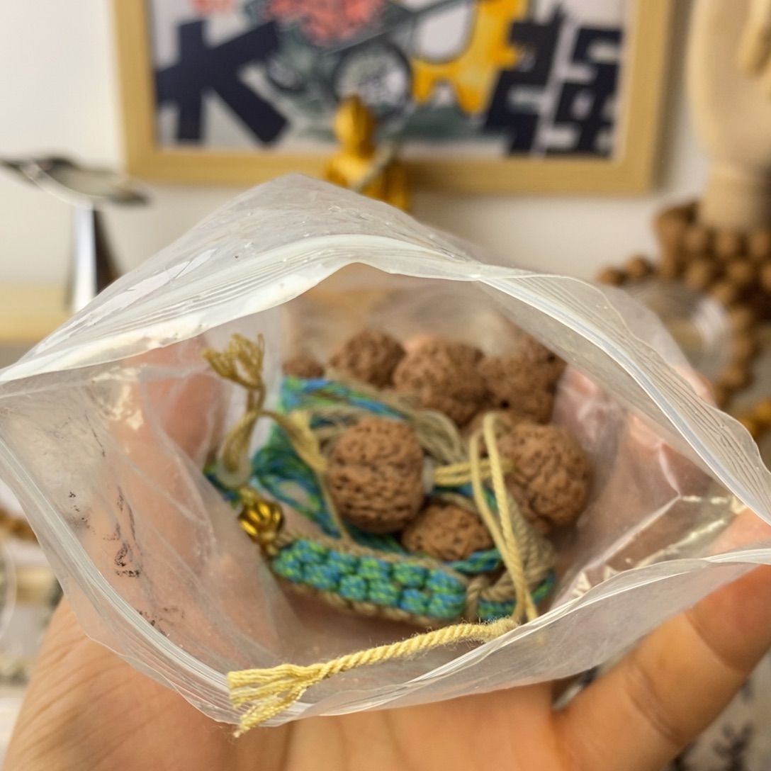 大金刚手持散籽送玉米结