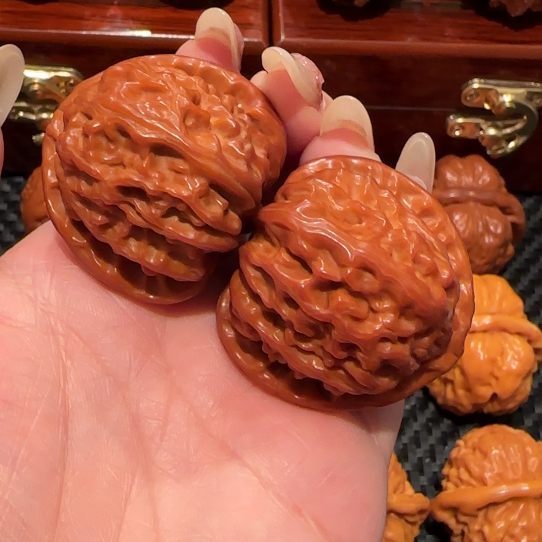 文玩核桃吊坠白狮子150精品2477