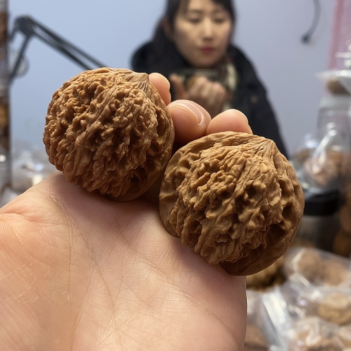 把件文玩核桃43.5红皮满天星