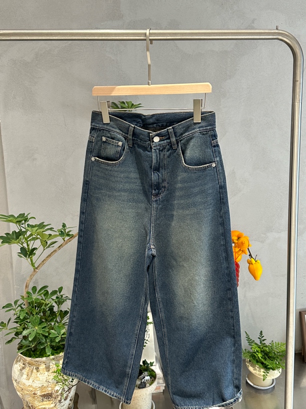 450破洞九分牛仔裤