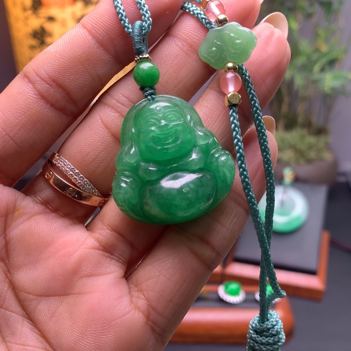 翡翠未镶嵌吊坠(赠链)