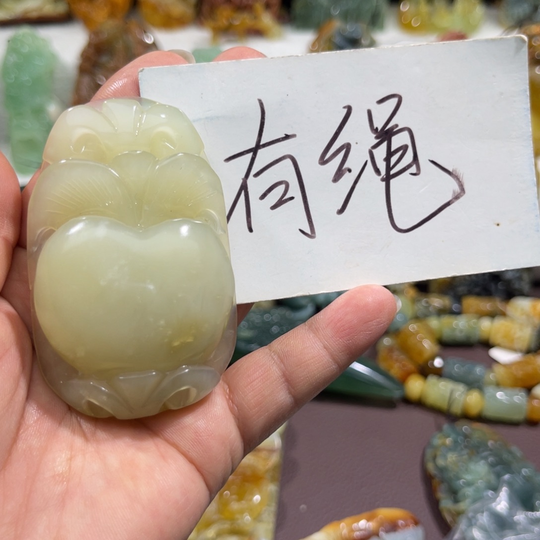 未镶嵌蛇纹石玉颈饰