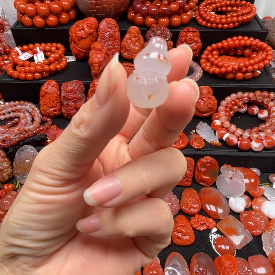 南红玛瑙未镶嵌葫芦