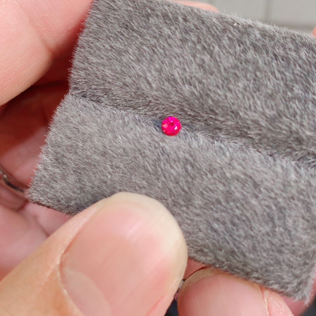 红宝石裸石未镶嵌鸽血红红宝石 3.0mm