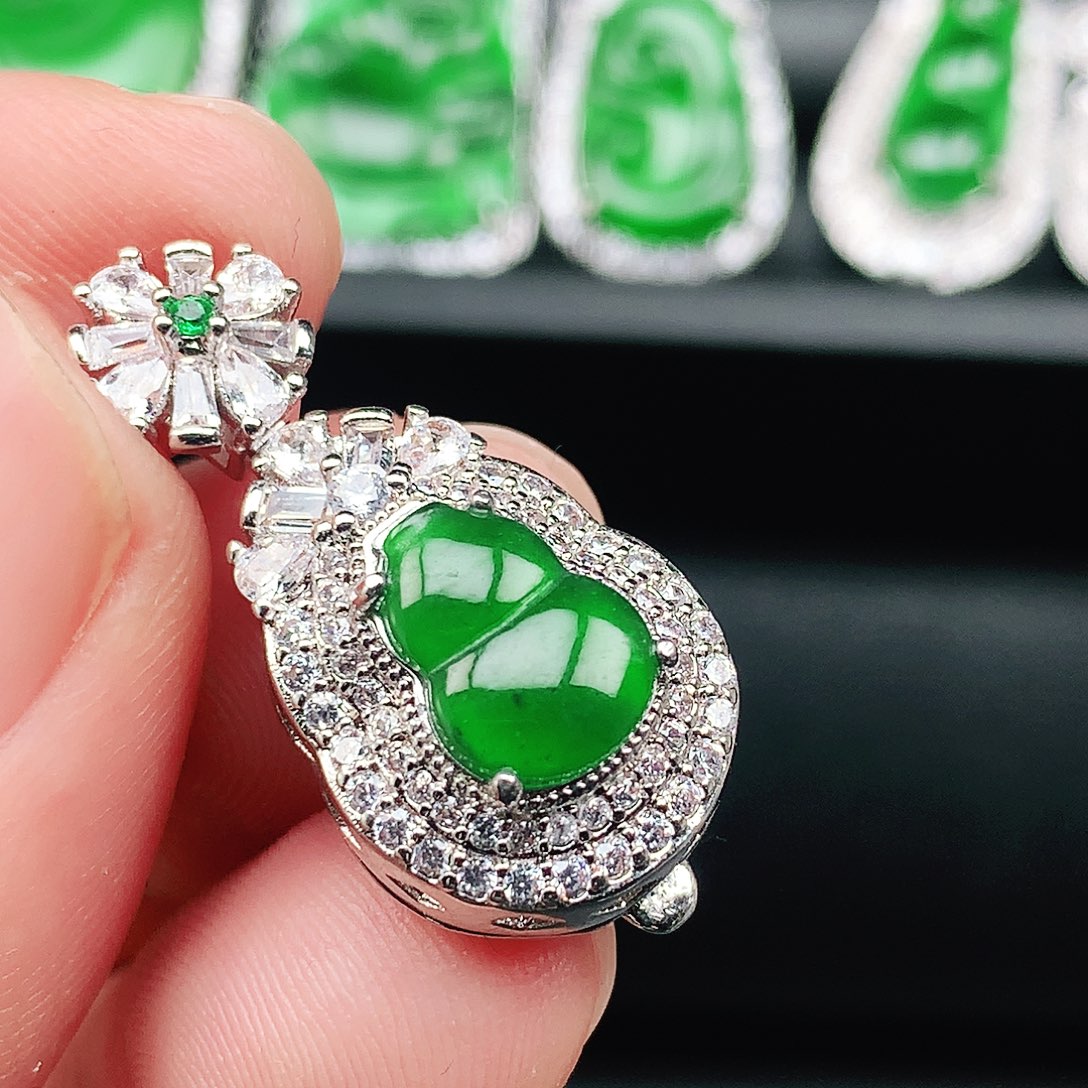 翡翠颈饰未镶嵌天然