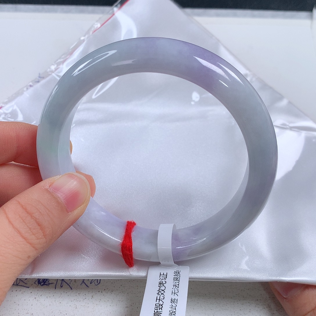 翡翠手镯未镶嵌小***?63 64圈口