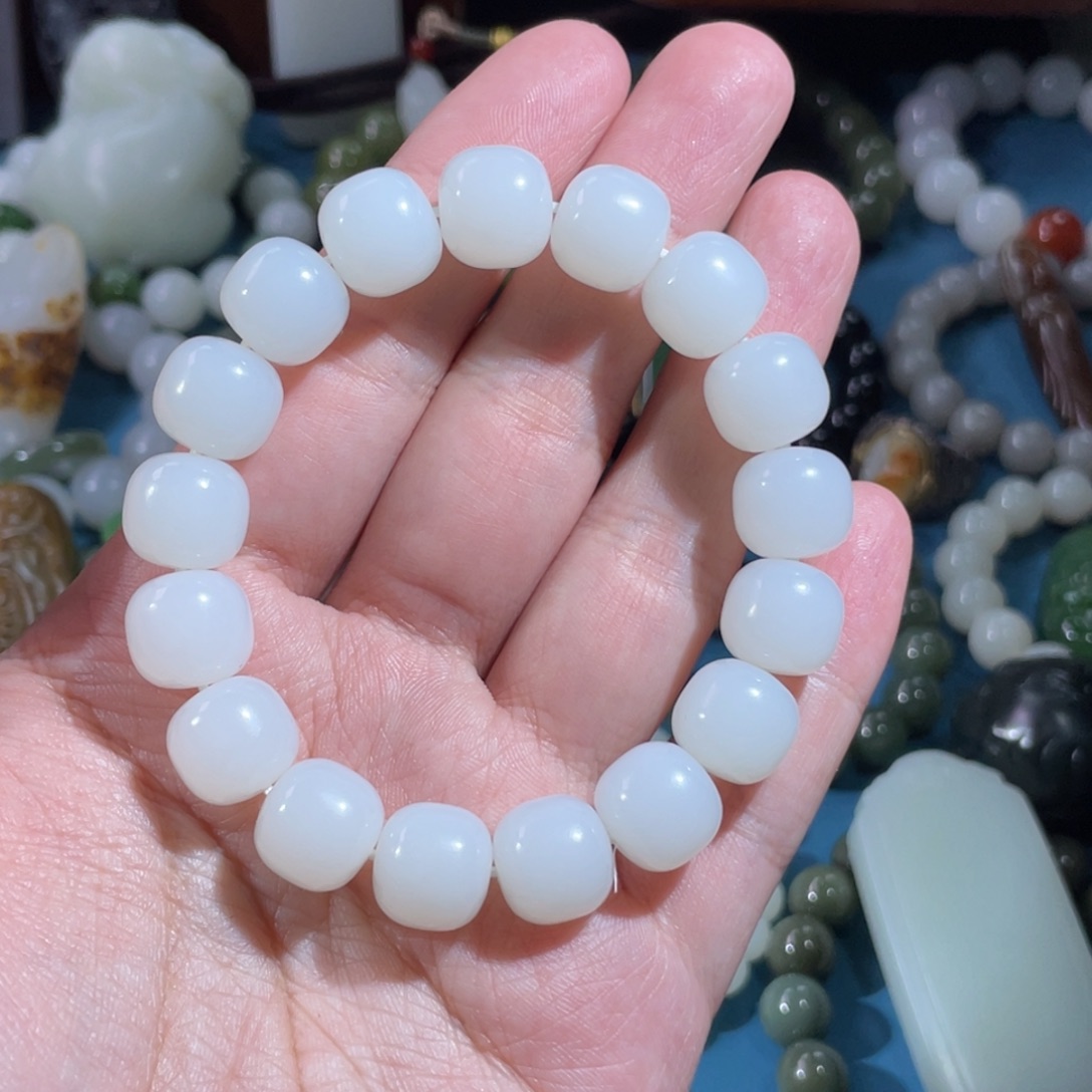 宝***枚和田玉未镶嵌挂件