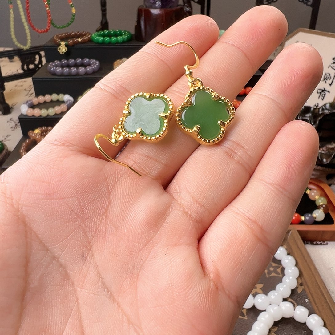 和田玉未镶嵌耳饰四叶草耳饰