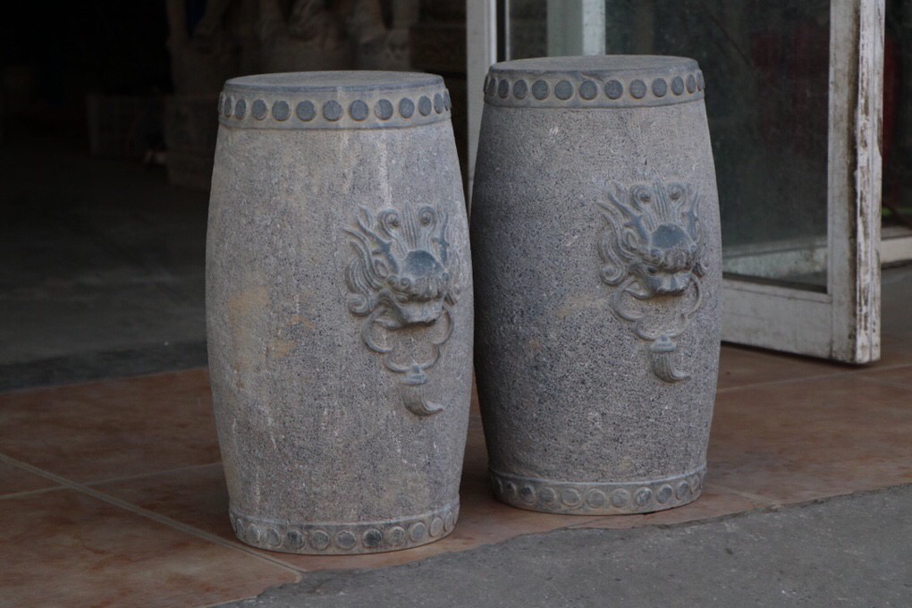 【山西青石双狮衔环柱墩底座摆件】直径27厘米，高50厘米，面径23厘米