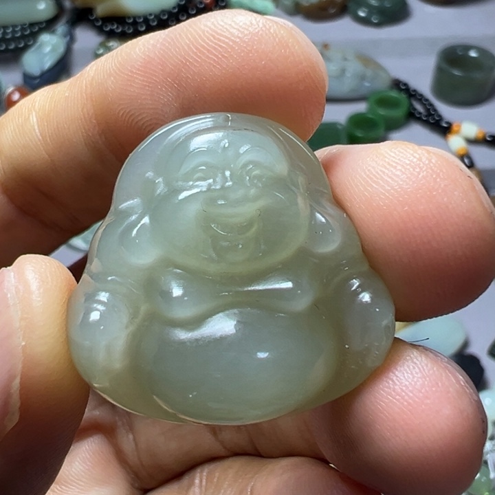 乐***具颈饰未镶嵌和田玉（青玉）
