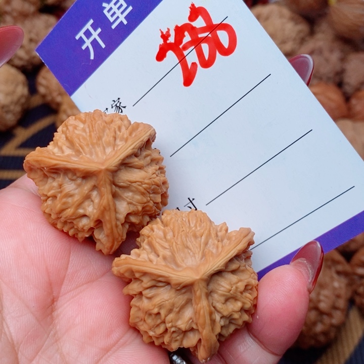 核桃把件修*反三棱36尺288号