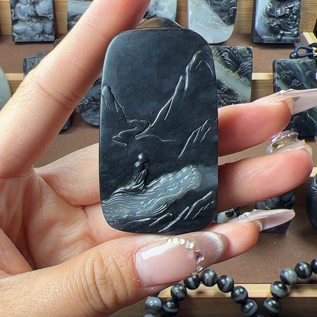 和田玉颈饰未镶嵌岁**潮