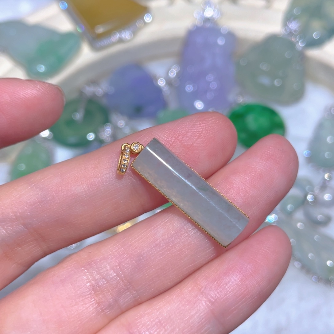 翡翠颈饰18K金镶嵌翡翠