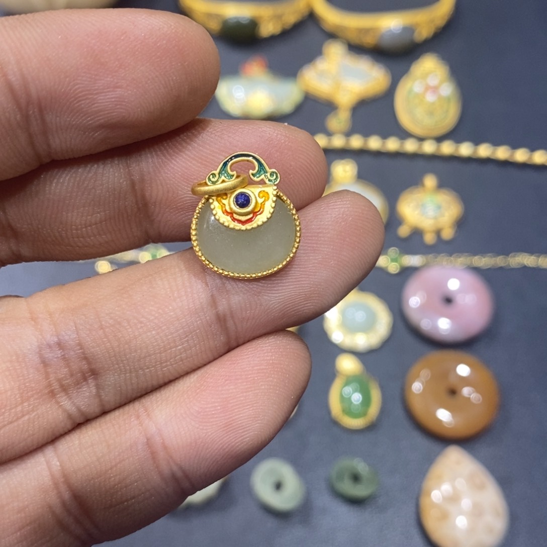 和田玉颈饰银S925镀金镶嵌