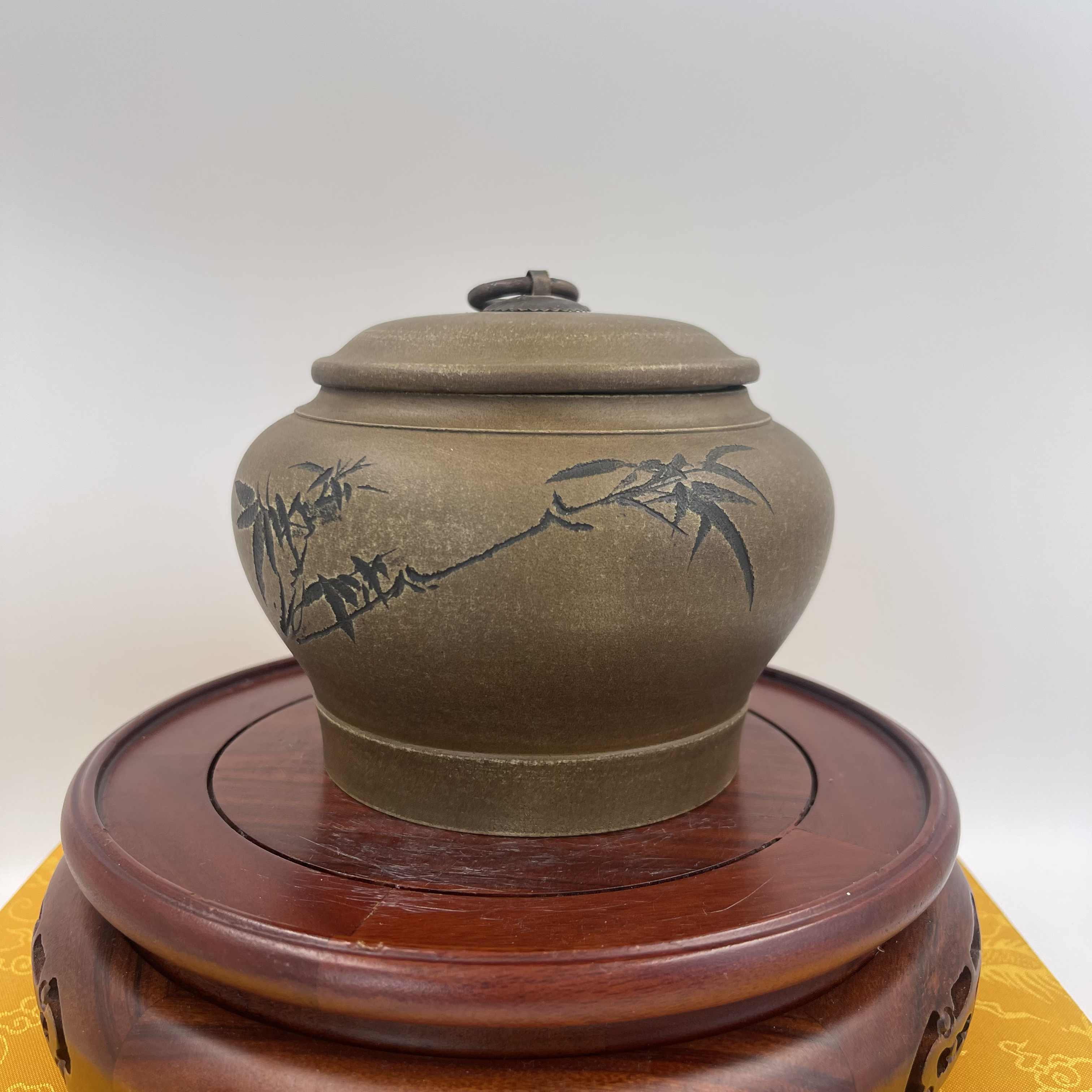 紫砂 茶叶罐   高10公分 口径8.5公分 全品  