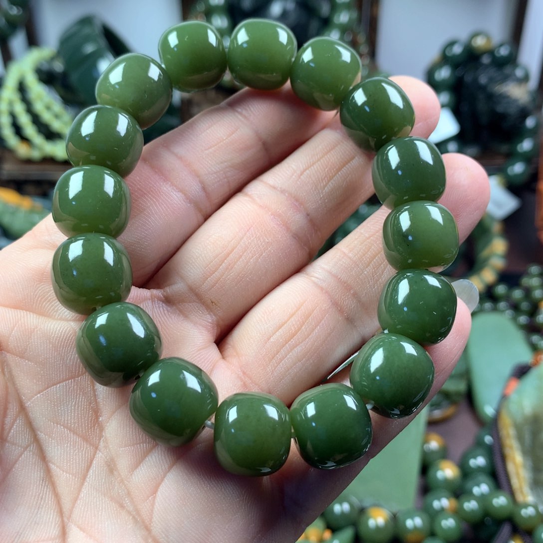 透闪石质玉手链未镶嵌我***人