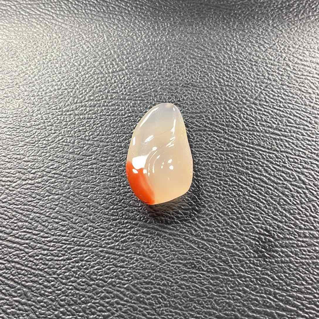 南红玛瑙随型未镶嵌冰飘12.8克