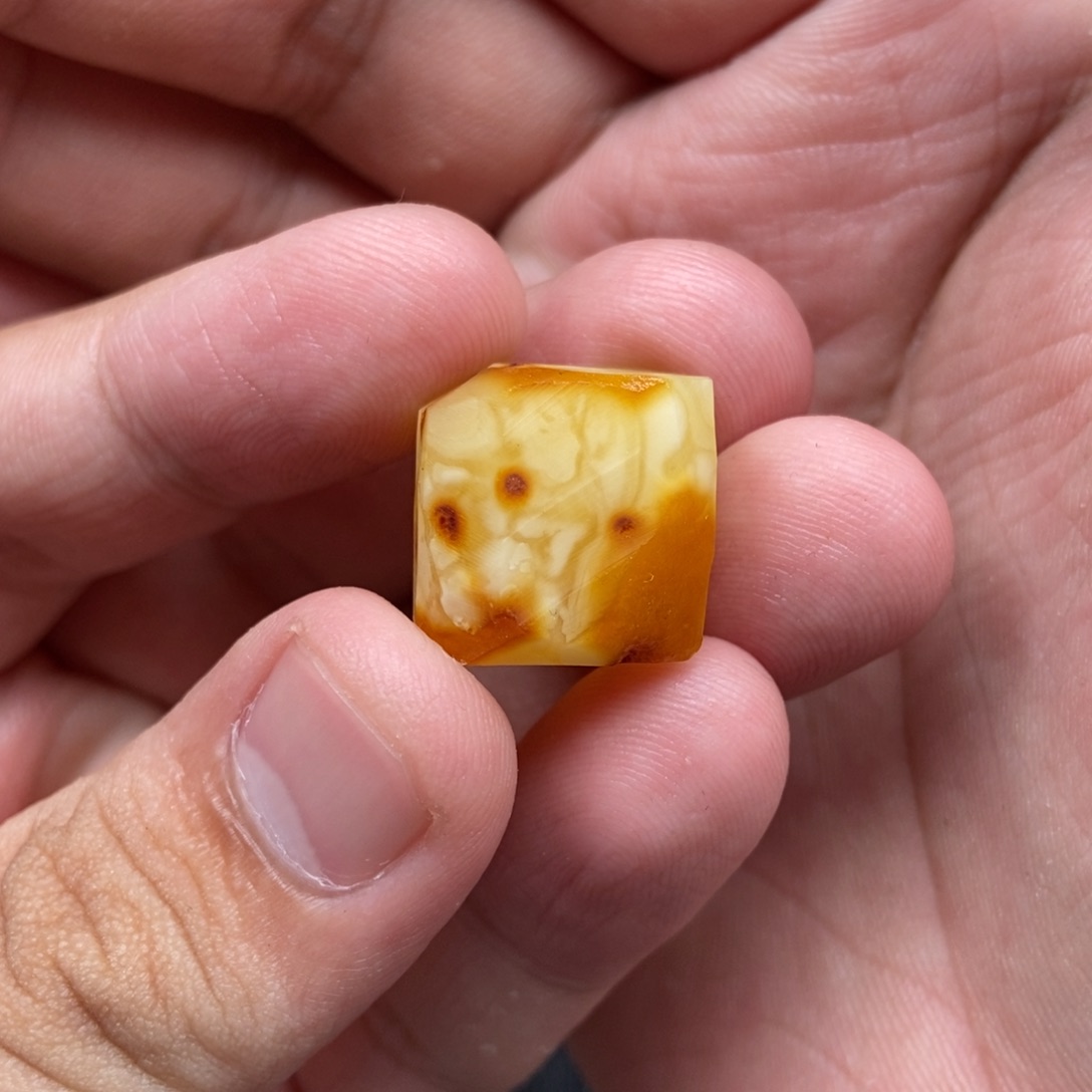 定制琥珀未镶嵌定制