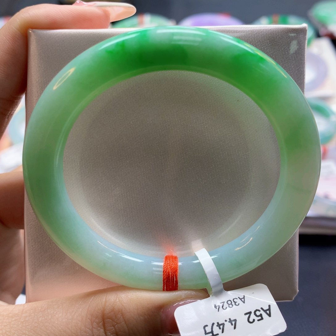 翡翠手镯未镶嵌52圆（莫莫26）性价比超高36号