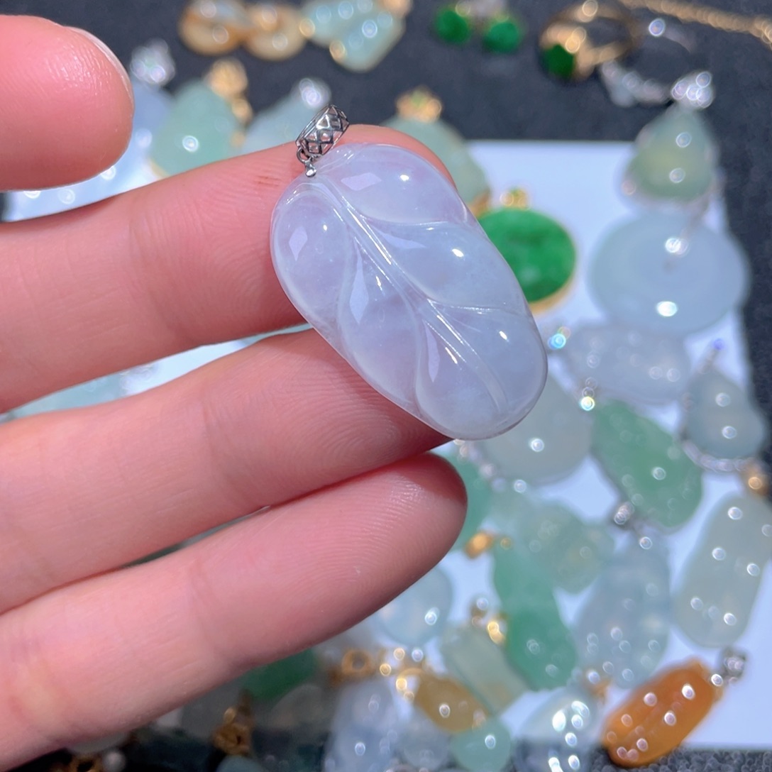 翡翠颈饰18K金镶嵌翡翠