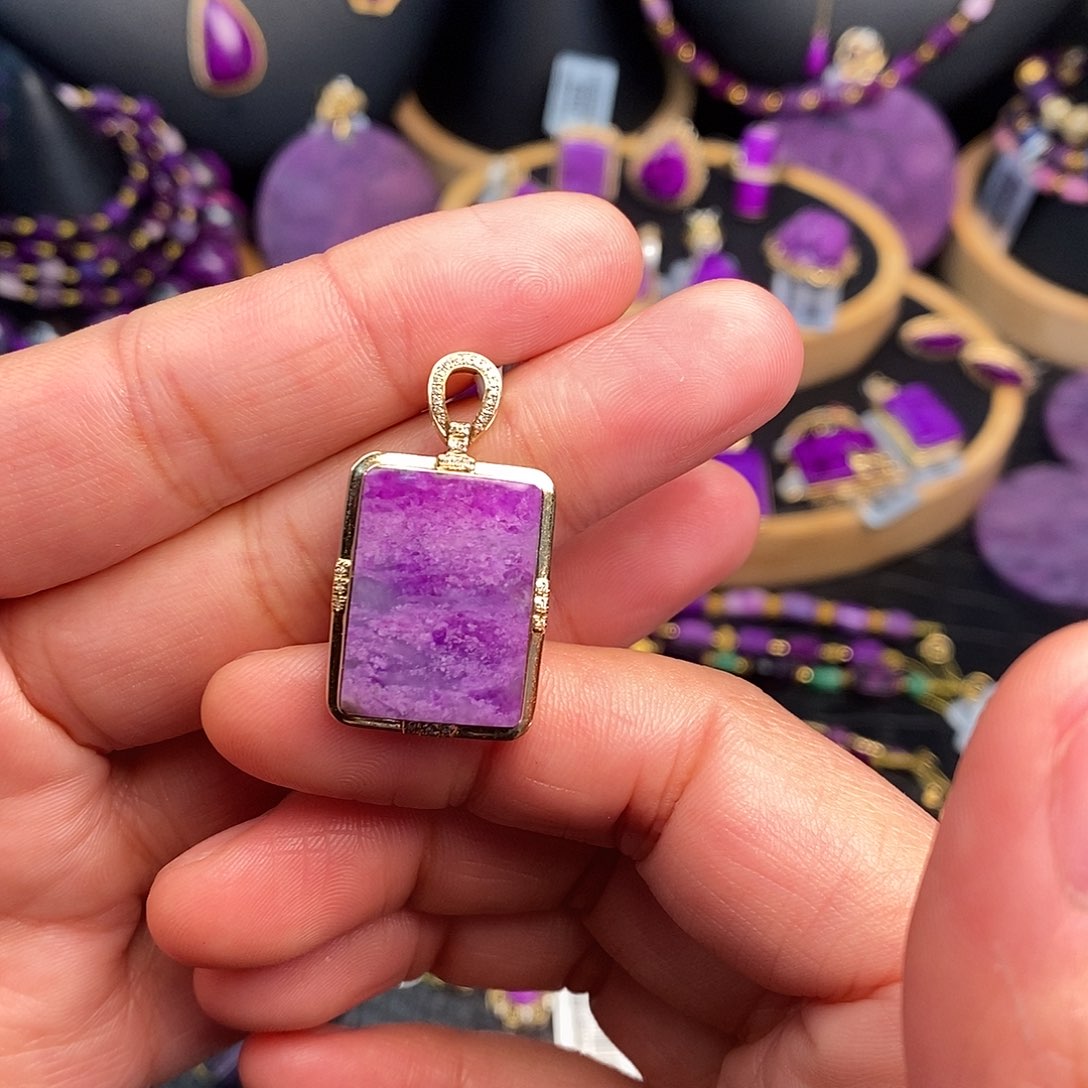 苏纪石（舒俱来）吊坠18K金镶嵌