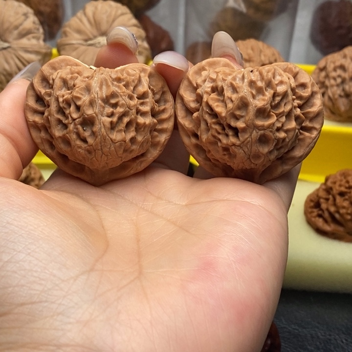 文玩核桃吊坠全品44尺桃心宫灯