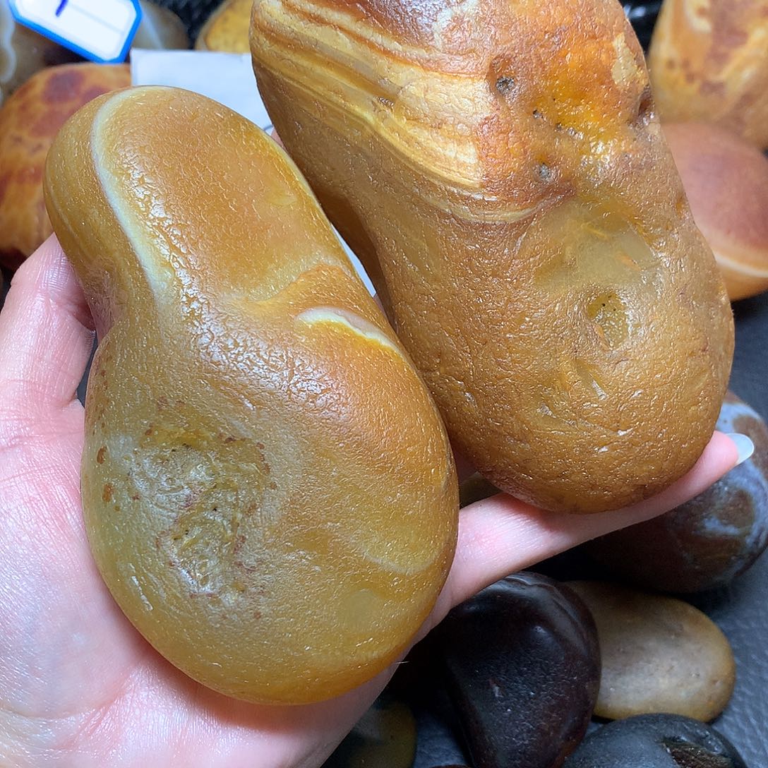 玛瑙原石大手把件