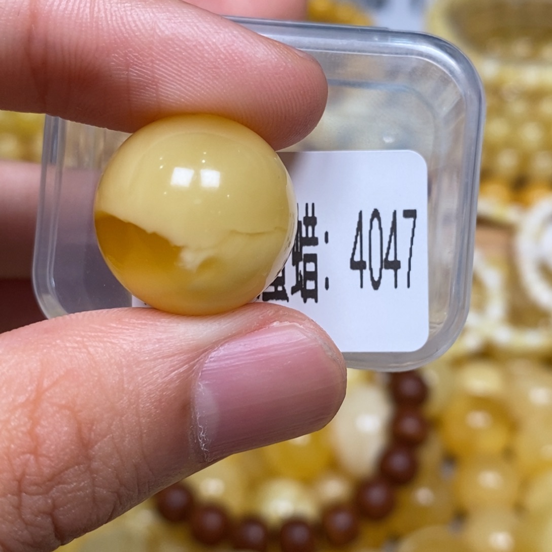 蜜蜡未镶嵌珠宝奇石4047